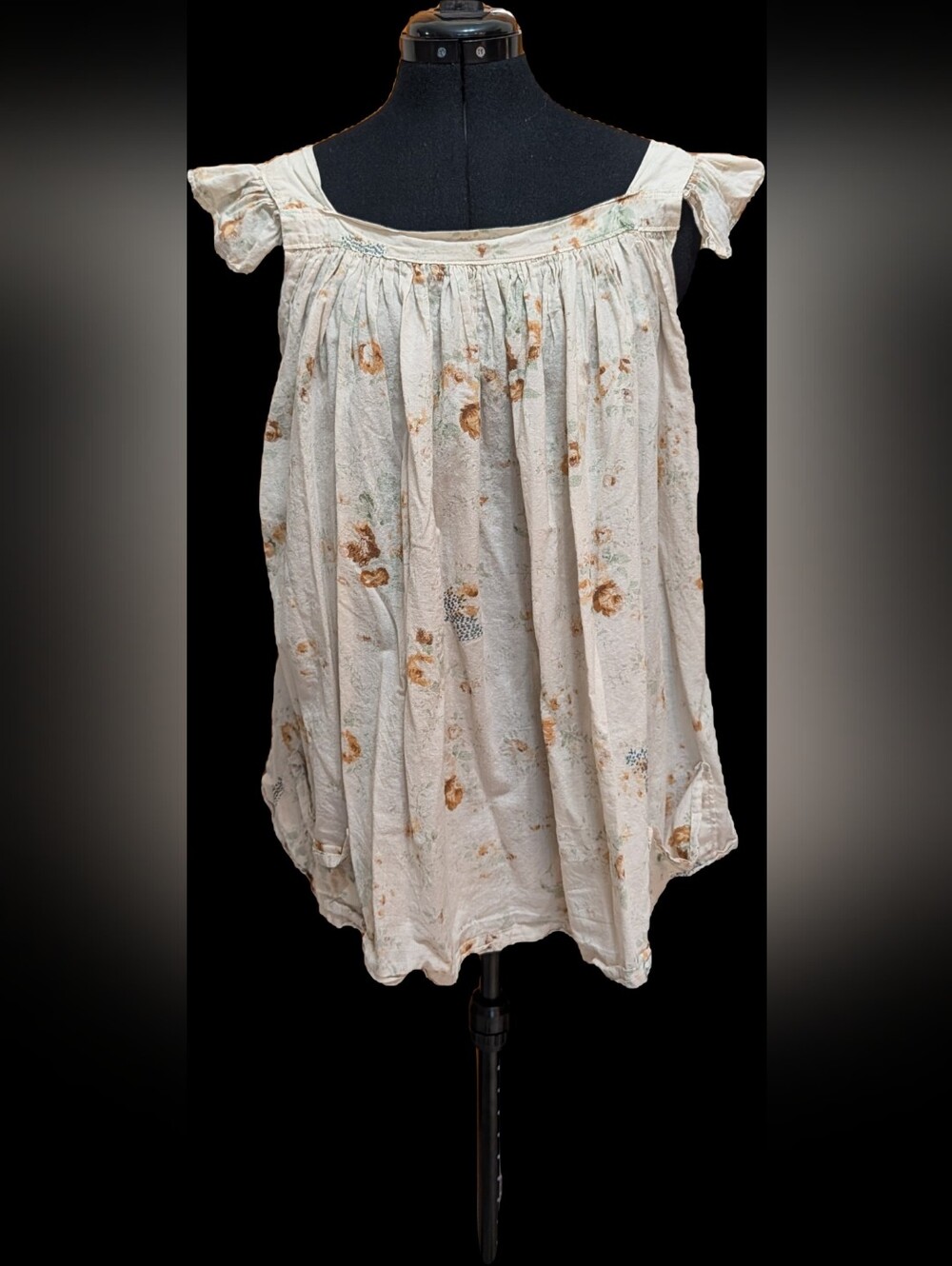 Magnolia Pearl Light Cream Floral Gathered Apron Top